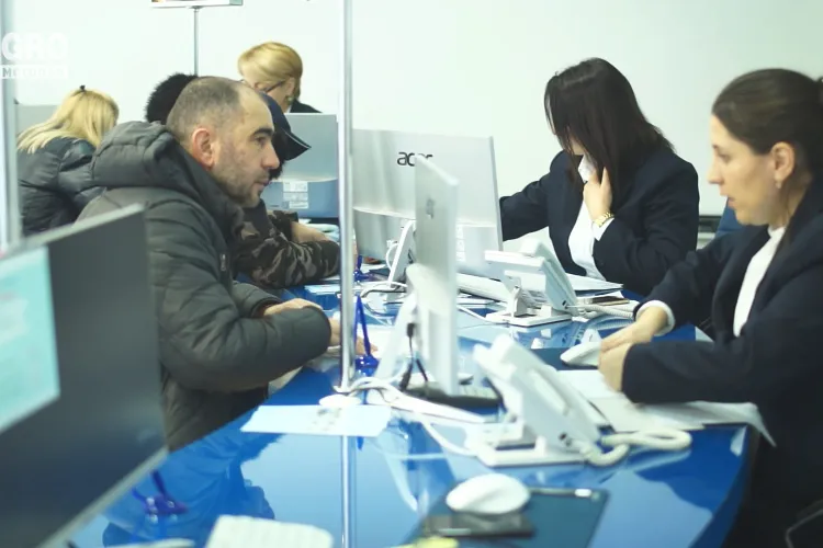 Știai că bugetarii sunt privilegiați față de angajații din privat chiar și în cazul zilelor libere pentru decesul unui frate? Vezi câte zile au dreptul