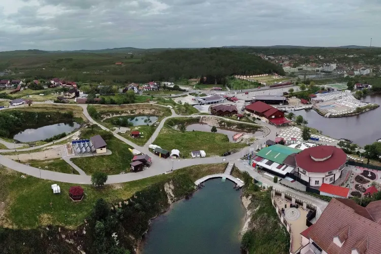 „Litoralul Ardealului” se deschide la finalul lunii mai! Prețurile vor rămâne la fel în stațiunea care atrage ca un magnet turiștii din toată țara