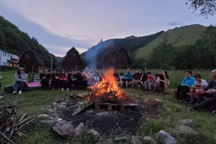 Tabără de sporturi montane pentru elevii cu deficiențe de vedere din Cluj, la Băișoara
