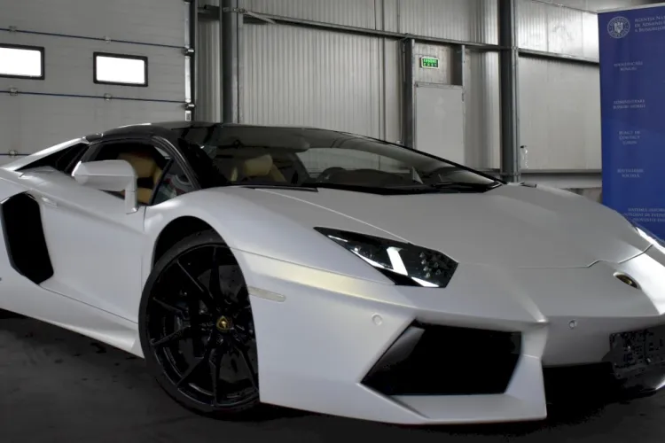 Cea mai scumpă mașină pe străzile din Cluj!/ Costă o avere pe care nu o faci într-o viață, iar proprietarul este un afacerist foarte cunoscut- FOTO