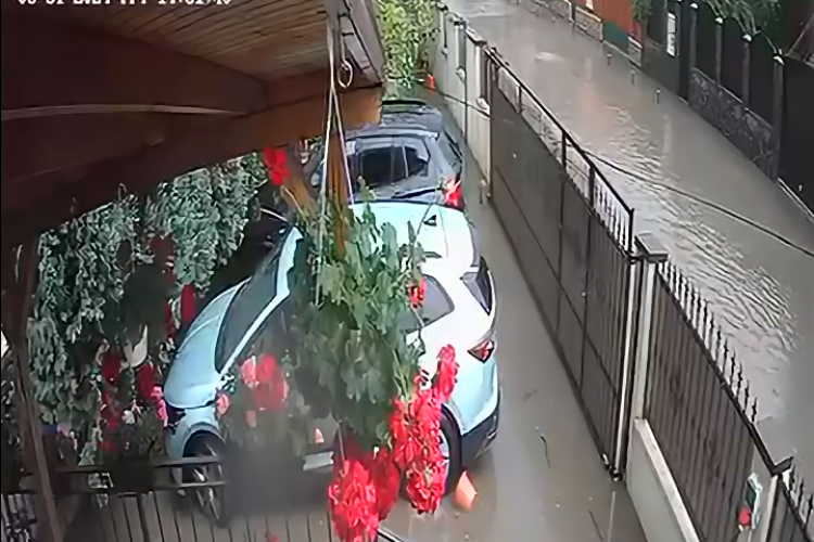 Strada Câmpului din Cluj, complet inundată, a fost transformată în veritabil ”râu”: Mulțumim Primăriei Cluj, indiferentă la sesizările noastre- VIDEO  