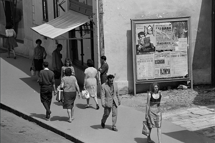 Recunoașteți strada? Amintiri din Clujul de acum 50 de Ani/ Haideți într-o călătorie FOTO nostalgică în trecutul unei străzi celebre din Cluj!
