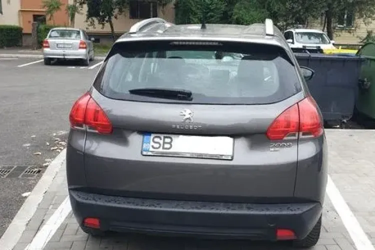 Nesimțirea e în floare în Cluj! Un sibian și-a lăsat mașina în parcarea altcuiva timp de două zile: ,,N-ai avut bunul simt sa lași un număr în parbriz”