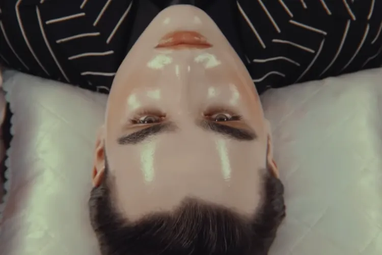 Imagini sinistre cu Ștefan Bănică Jr. într-un sicriu. Artistul și-a șocat fanii- FOTO VIDEO în articol