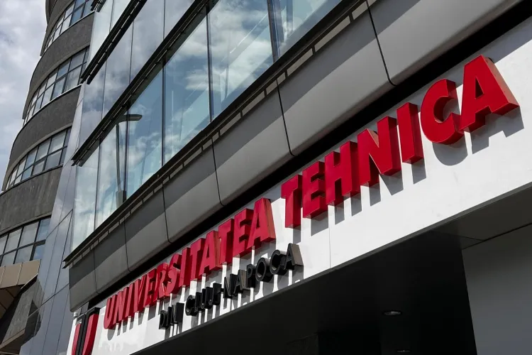 Studenții de la Universitatea Tehnică și-au expus invențiile la UTCN HUB. Au câștigat zeci de competiții cu roboței, drone și dispozitive inteligente -FOTO