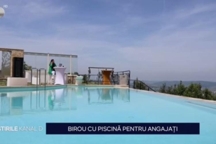 O firmă din Cluj oferă angajaților condiții de muncă de lux: birou cu piscină, all you can eat și vedere panoramică asupra orașului VIDEO