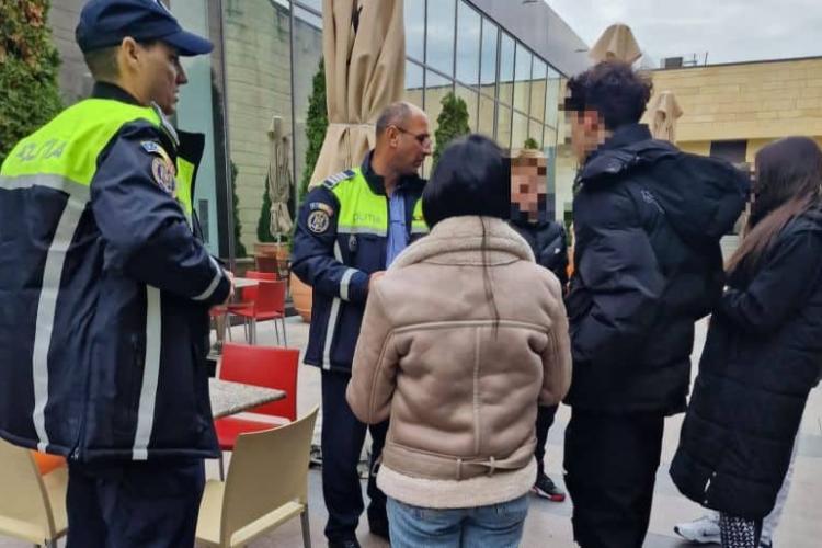 Razie în cafenelele și barurile din Cluj! Polițiștii au prins zeci de elevi chiulangii în doar două ore 