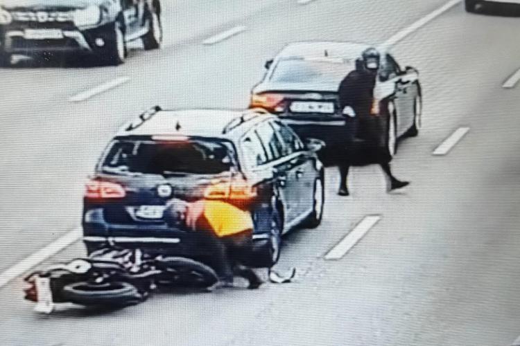 Accident de motocicletă în Florești! Un tânăr a fost „catapultat” spre mașina din față în momentul impactului/Imagini șocante-VIDEO