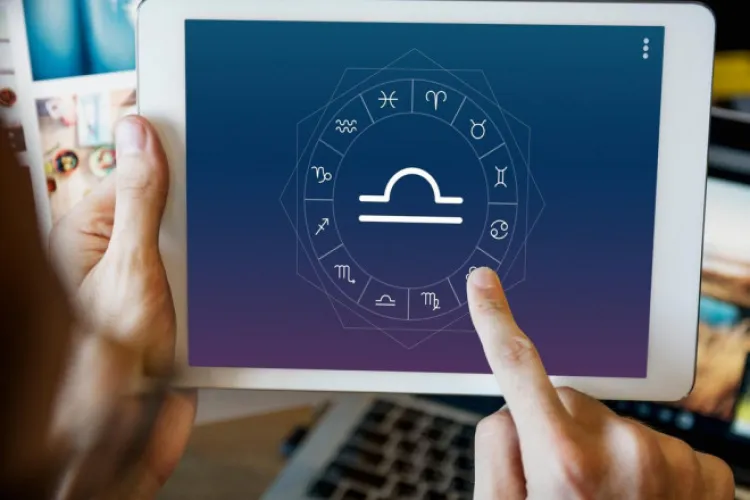 „Pe OLX am pus anunț, dar simt că mă ignoră planetele”. După 17 ani de Madrid o clujeancă a revenit acasă să vândă „hărți astrale” la 50 de euro