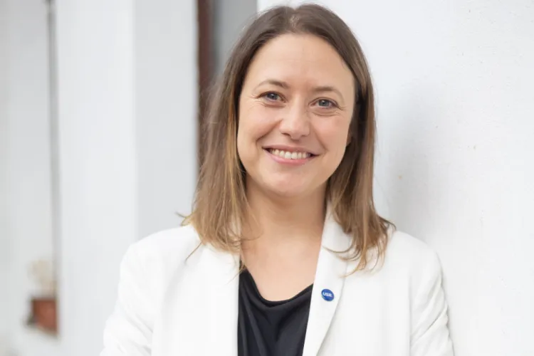 5 alegeri. Votează oameni buni/ „Haideți să trăim frumos alături de cei dragi, AICI, în România!”- Adriana Cristian, candidat europalamentar ADU(P)