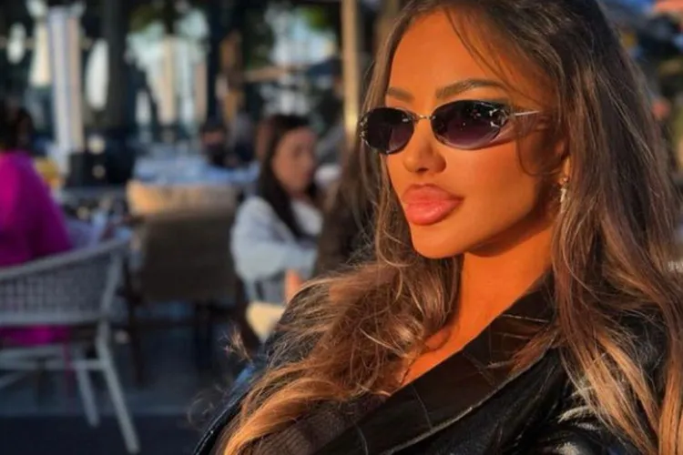 Viața bate filmul! Bianca Drăgușanu a renunțat la fițe și opulență și s-a filmat alături de un bărbat care conduce Skoda Octavia! 