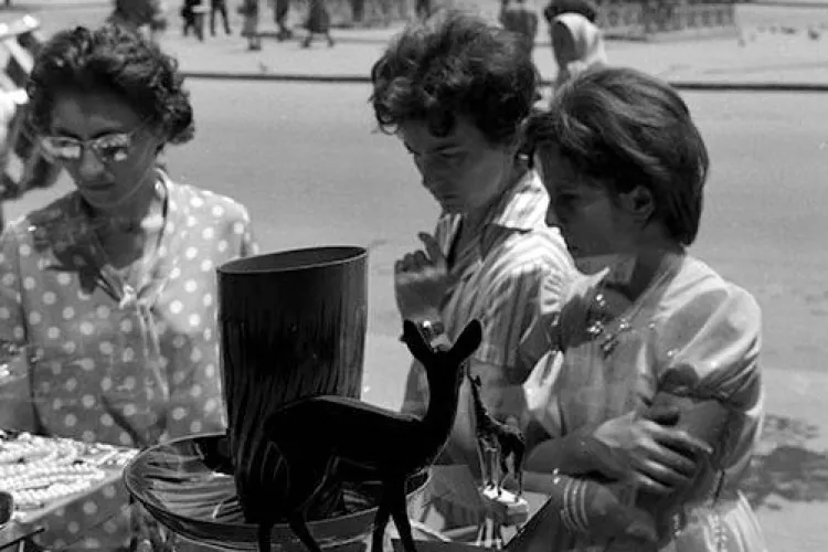 Își mai amintesc clujenii ce magazin era în această imagine? „Atunci era un magazin rafinat cu lucruri rafinate” - FOTO