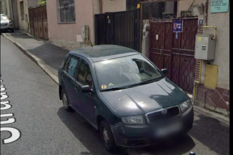 Clujenii se ceartă iar pe parcări! I-a mutat scuterul pentru că nu putea să-și parcheze mașina în fața porții: „Am greșit sau nu?” 