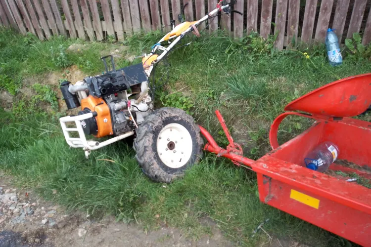 Atenție la utilajele de grădinărit! Un tânăr de 20 de ani dintr-o localitatea clujeană și-a prins în această seară piciorul într-un motocultor- FOTO