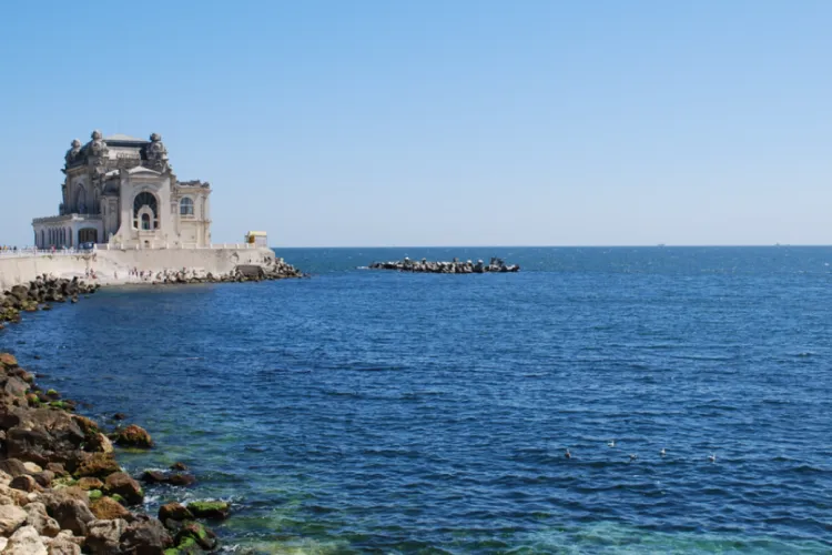 Nivelul toxinelor din apa Mării Negre a crescut. Sănătatea românilor poate fi pusă în pericol pe litoralul românesc! 