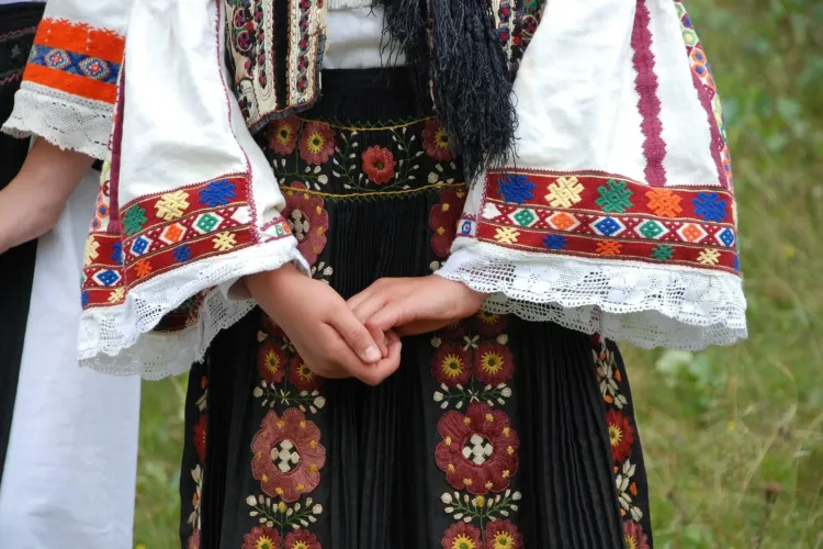 Târgul cireșelor, în weekend, într-o localitate clujeană. Locul unde tinerii se cunosc pentru a se căsători anul următor 