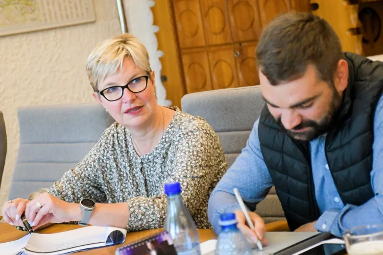 Primăria Cluj dă GRATUIT un teren URIAȘ aproape de centrul Clujului unei agenții, pentru un nou sediu/ Agenția mai are un sediu nou ce stă gol