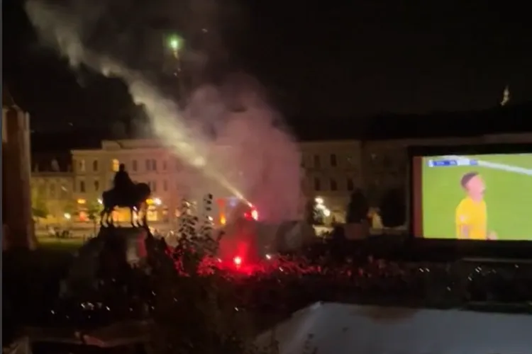 Ultrași din galerii, îmbrânceli cu suporteri și jandarmii, la Cluj, după meciul cu Belgia!/Și în timpul meciului s-au agitat, cu torțe și artificii VIDEO