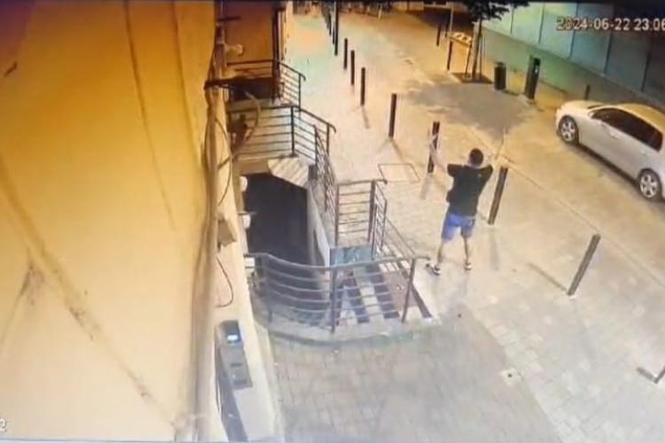 VIDEO. Bătaie generală între suporterii de la CFR și ”U” pe o stradă din Cluj! Imaginile șocante înregistrate după meciul Belgia-România