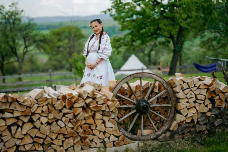 Vlăduța Lupău, deranjată de cei care nu oferă prioritate femeilor însărcinate: „Vă zic sincer, eu mă bag DIRECT în față” - FOTO