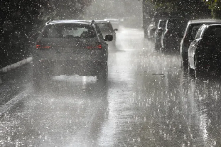 Vremea se schimbă radical: Cod galben de ploi torențiale, vânt și vijelii puternice la Cluj, dar nu de astăzi