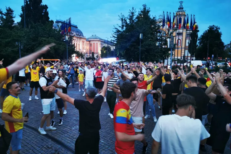 VIDEO Clujenii, extaz în Piața Avram Iancu, sărbătorind calificarea echipei naționale în optimile Euro 2024. Imagini cu bucuria suporterilor