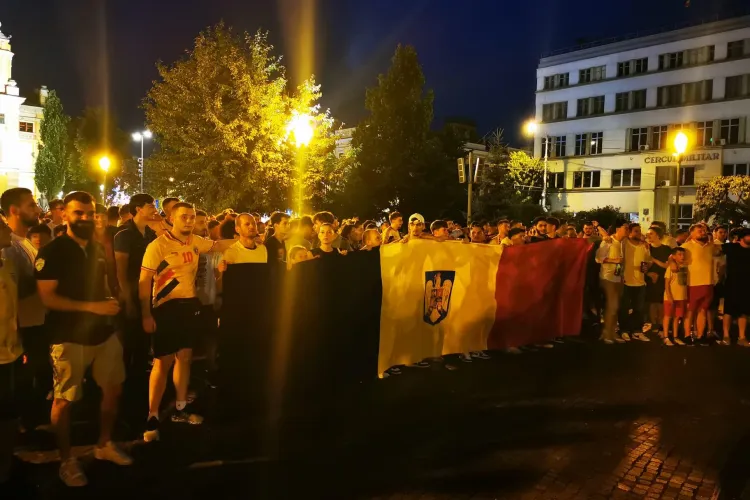 Au fost aglomerate terasele din Cluj la meciul România – Slovacia: „Masă de vânzare, 25000 de lei și e a voastră” - FOTO