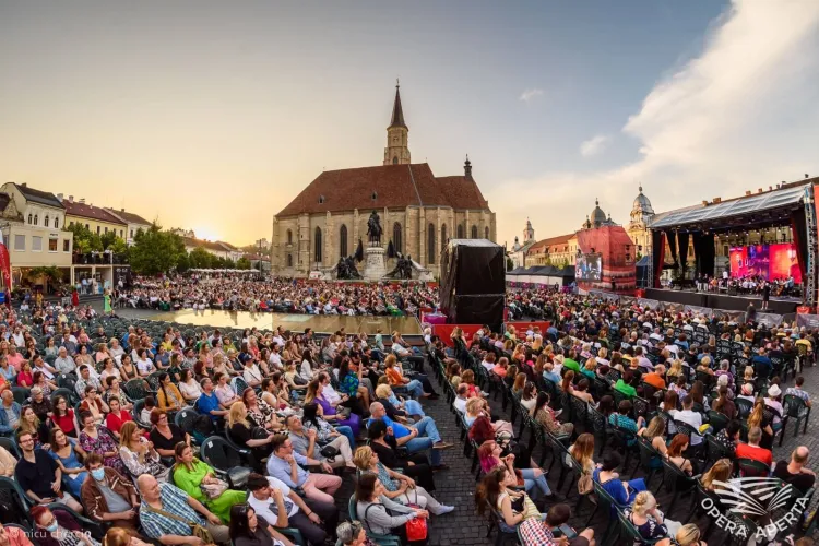 MEGA-SPECTACOLE GRATUITE în acest week-end în Piața Unirii din Cluj-Napoca. Vezi programul complet al evenimentelor