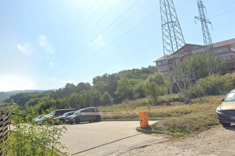 Mai mulți indivizi dubioși și-au găsit adăpost într-o pădurice din Cluj! Clujenii se tem pentru siguranța lor: Zona este plină de familii și copii mici