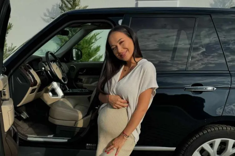 VIDEO. Ce familie frumoasă are Vlăduța Lupău! Îndrăgita artistă clujeană e răsfățată de Adi Rus și fiul său