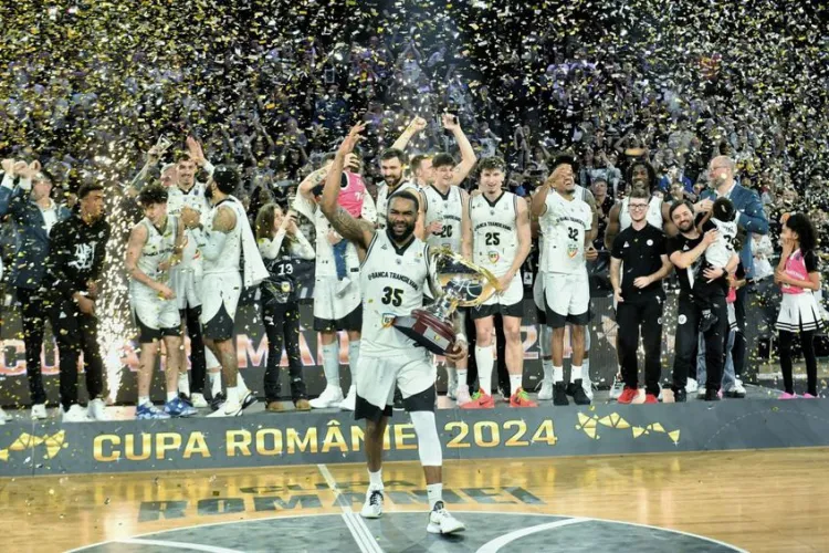 U-BT dă START la vânzarea de abonamente. Modificări importante privind locurile. Vezi cât costă un abonament sau un bilet