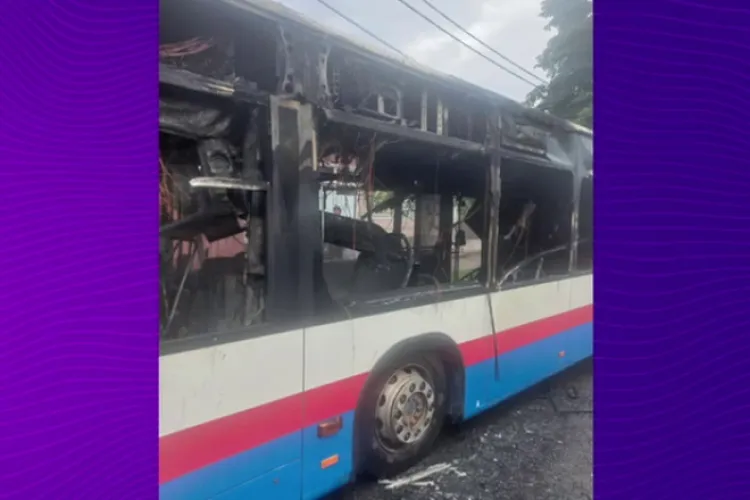 Momente de panică în Oradea. Un autobuz cu pasageri a luat foc în mers