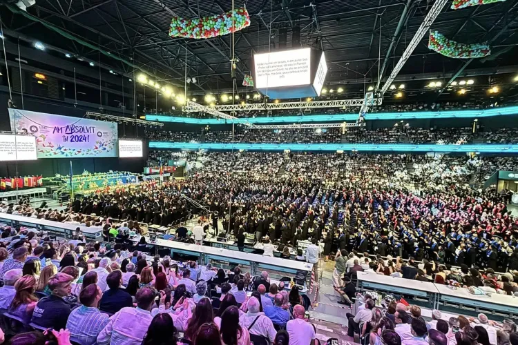 Au zguduit BT Arena! Atmosferă vibrantă la Festivitatea de Absolvire a UMF Cluj. Mii de studenți și părinți în lacrimi de fericire! FOTO VIDEO