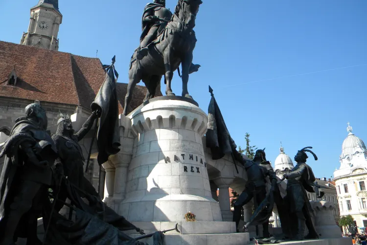 Funar a depus plangeri penale in cazul placutei lui Nicolae Iorga: "Obraznicia ungureasca nu are limite"