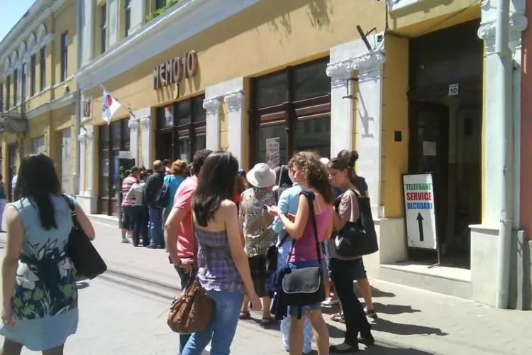 ZILELE CLUJULUI: Coada la mancare coreeana ca pe vremea lui Ceausescu - FOTO