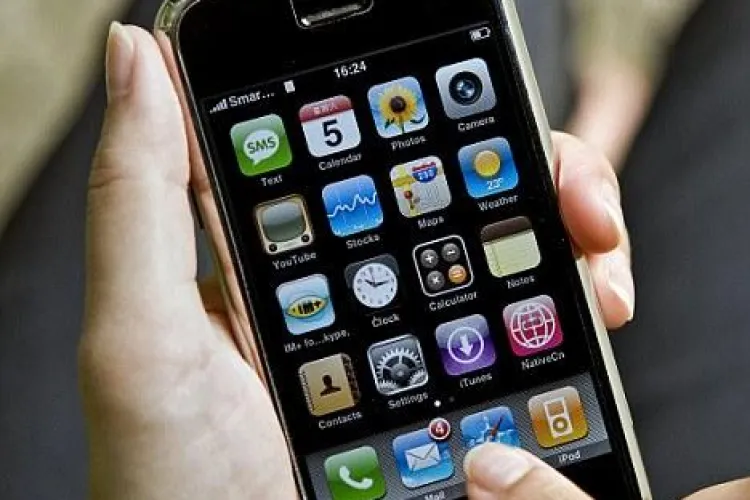 Utilizarea telefonului mobil creste riscul aparitiei cancerului!