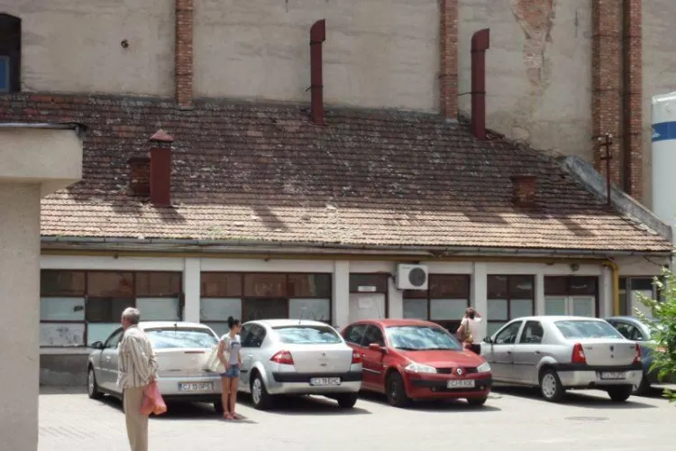 Cadavru mancat de sobolani la morga Institutului de Gastroenterologie Cluj!