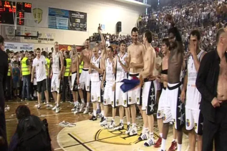 U Mobitelco isi prezinta titlul in Piata Unirii la ora 19.00. Campionii ii asteapta pe fani in numar cat mai mare 