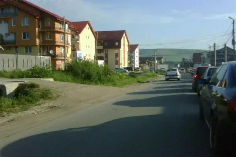 Smecheri de Cluj! Mai multi soferi prinsi azi-dimineata de politisti in  Floresti, dupa ce au depasit coloana de sute de metri! -Stirea Cititorului