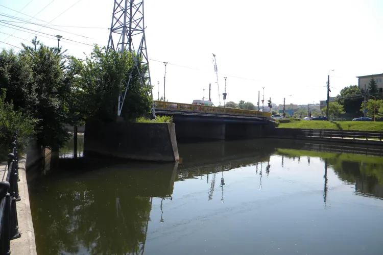 Femeie gasita inecata sub podul Garibaldi, in raul Somes