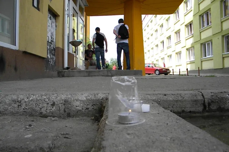 Sinuciderea din caminul 16 i-a socat pe toti studentii: Examenele la Mate-Info sunt prea grele VIDEO