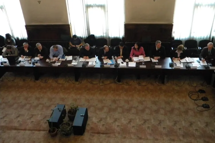 Consilierii judeteni UDMR au protestat la Consiliul Judetean Cluj fata de amplasarea placutei lui Nicolae Iorga in fata statuii lui Matei Corvin