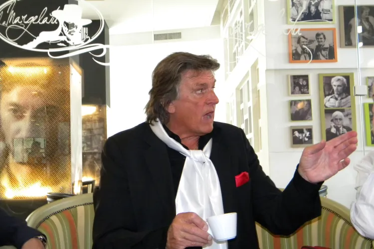 Florin Piersic vrea sa dea lovitura de start a meciului de inaugurare a stadionului "Cluj Arena" - VIDEO