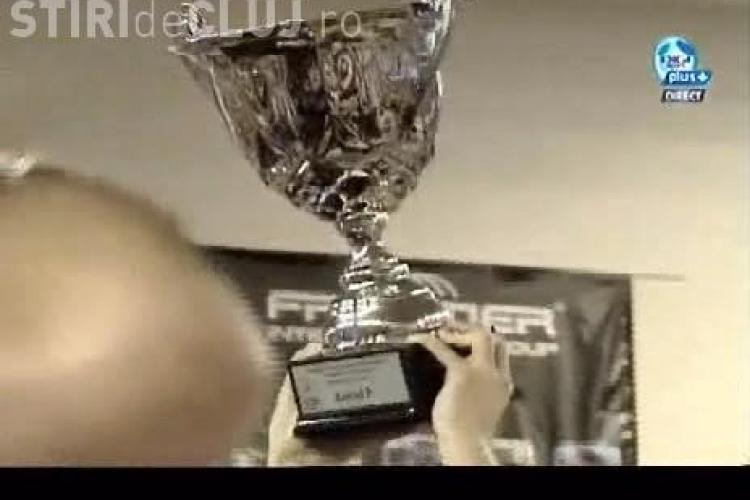 Baschetbalistii clujeni au primit trofeul pe acordurile Imnului studentilor - VIDEO