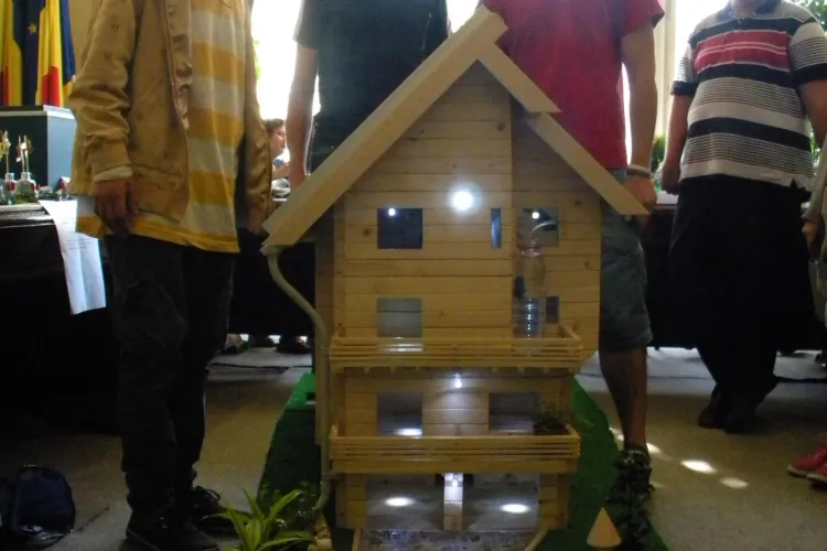 Casa ecologica a fost creata de un grup de elevi din Cluj-Napoca. VEZI cum functioneaza VIDEO