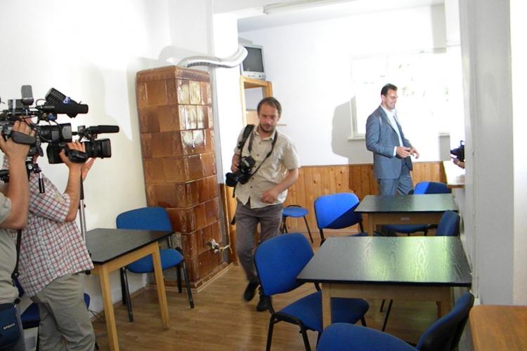 Primarul Sorin Apostu a inaugurat un centru media in curtea vechii Primarii a orasului- VIDEO