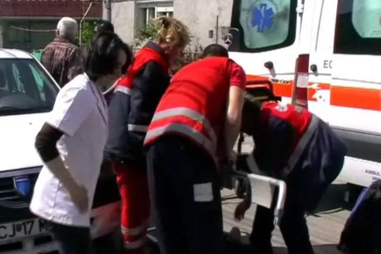 Un barbat a cazut de la etaj pe strada Mestecenilor, cartierul Zorilor