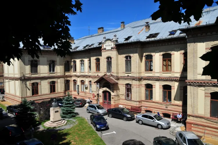 Angajat la Clinica Medicală I din Cluj, condamnat cu suspendare, după ce s-a urcat beat la volan și a făcut accident