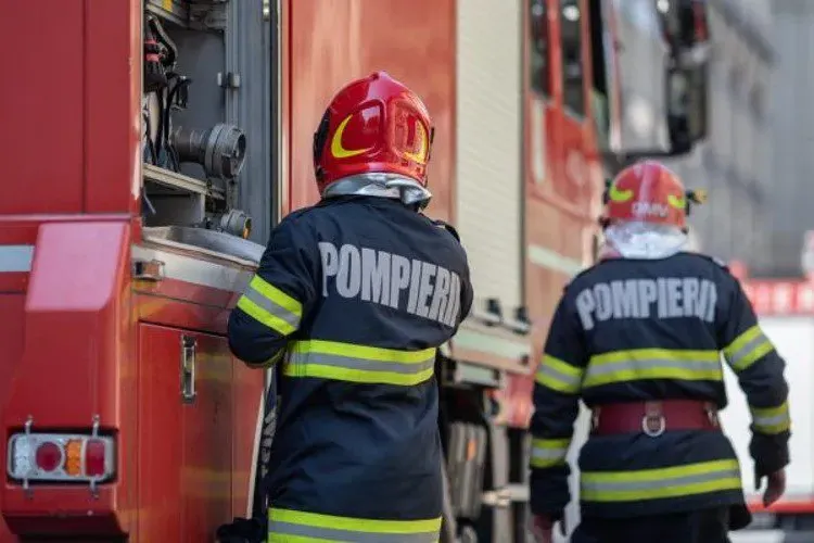 Incendiu la un cort de nunți din Cluj. Cauza probabilă: un scurtcircuit