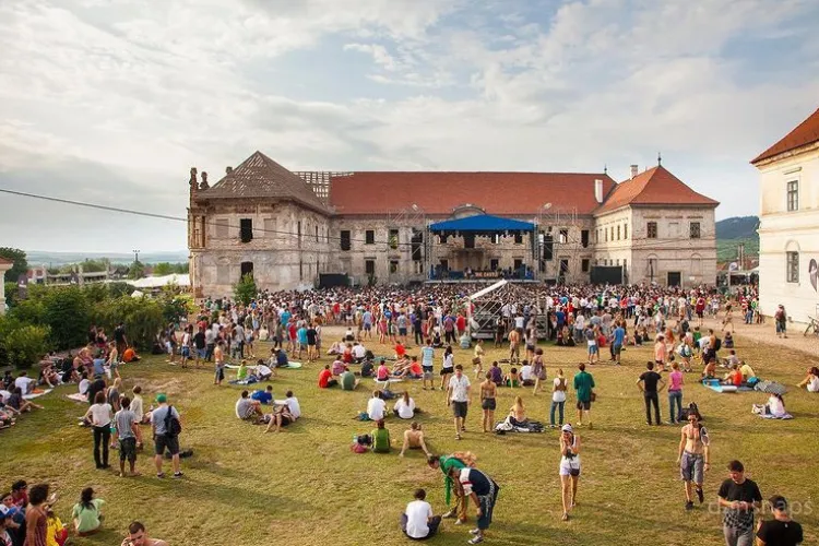 Bilanțul primei zile de Electric Castle!  7 persoane nu au putut intra în festival, după ce au fost prinse cu substanțe interzise asupra lor